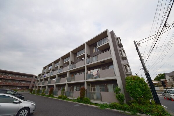 グランドゥール鶴ヶ島の物件外観写真